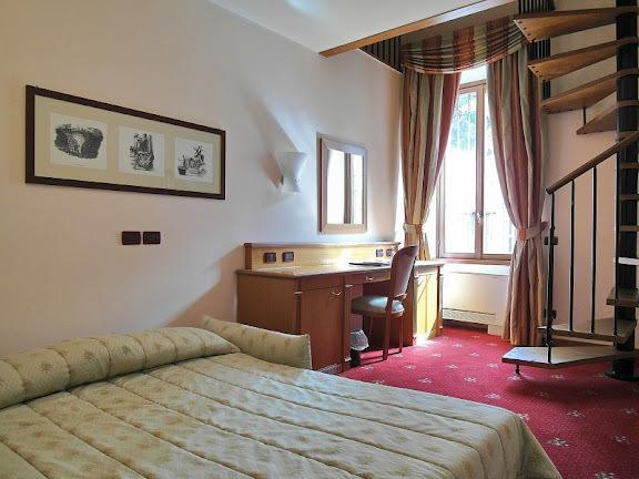 Hotel Villa Vecchia Monte Porzio Catone Екстер'єр фото