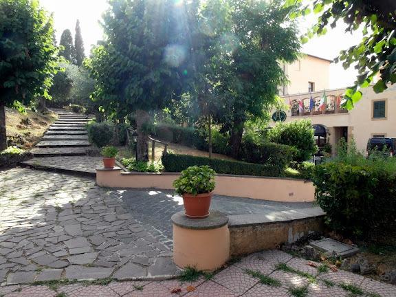 Hotel Villa Vecchia Monte Porzio Catone Екстер'єр фото