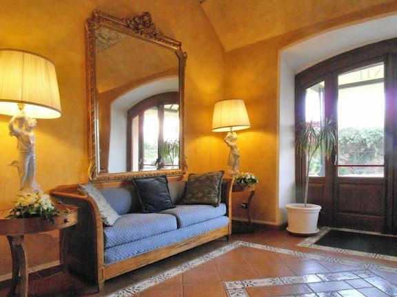 Hotel Villa Vecchia Monte Porzio Catone Екстер'єр фото